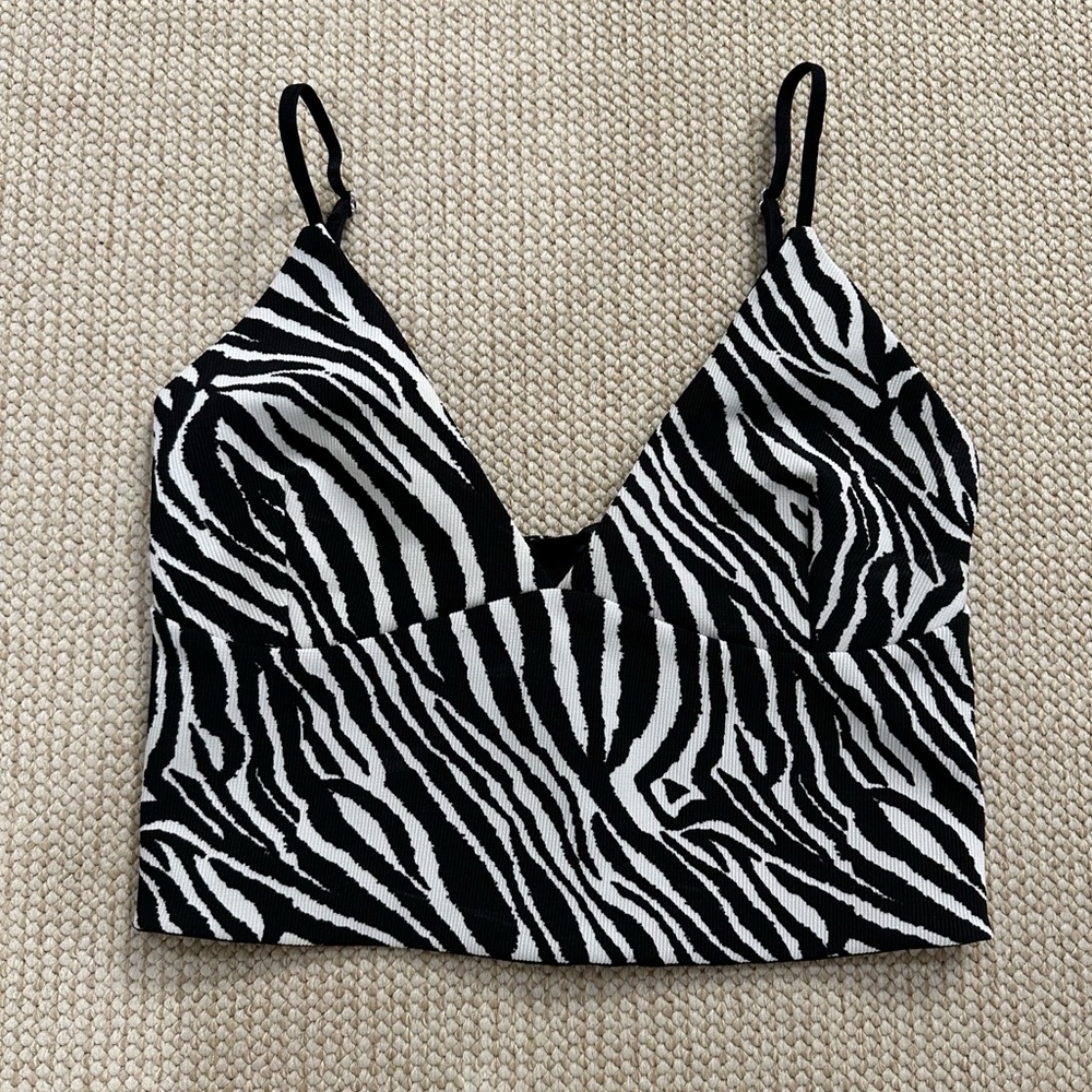 Cropped Ribbed Zebra Print Top